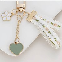 Llavero Elegante de Margarita para Mujeres